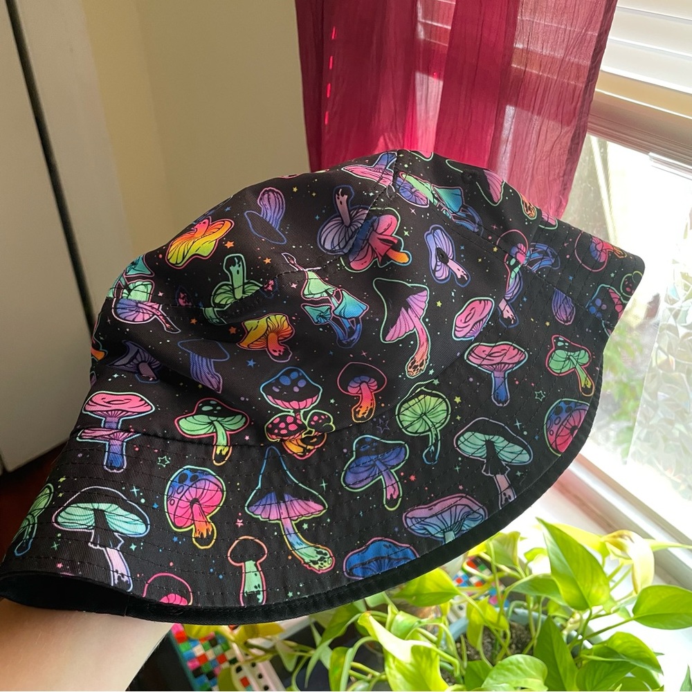 (SOLD) Psychedelic Mushroom Bucket Hat